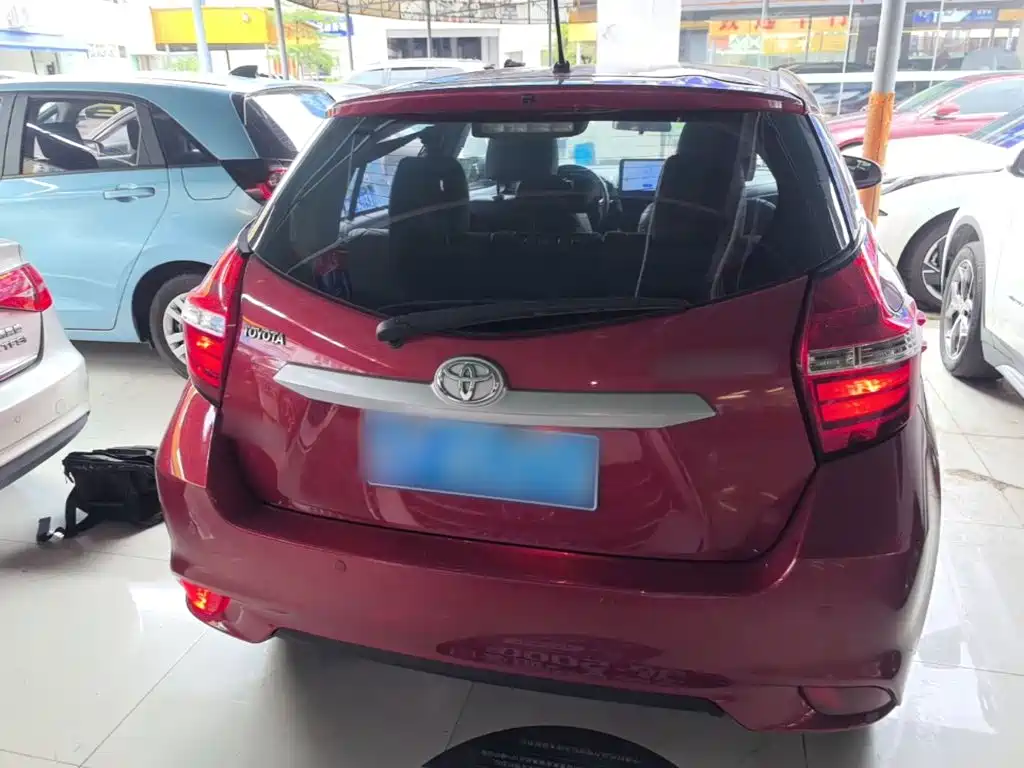 Toyota Yaris L — фото 6
