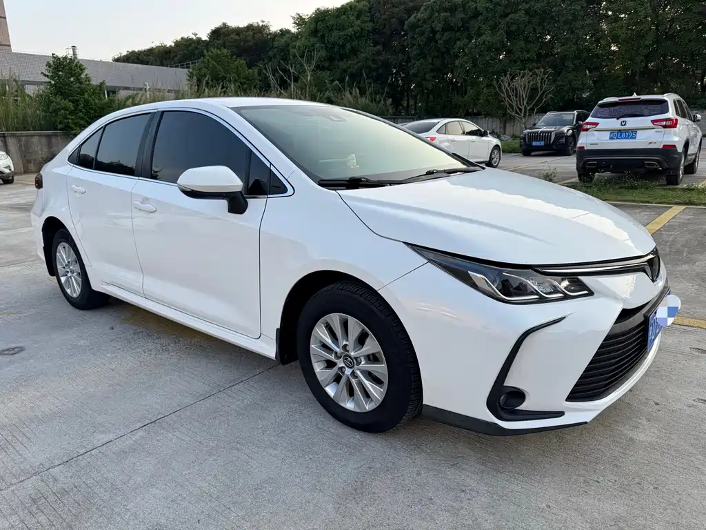 Toyota Corolla — фото 3