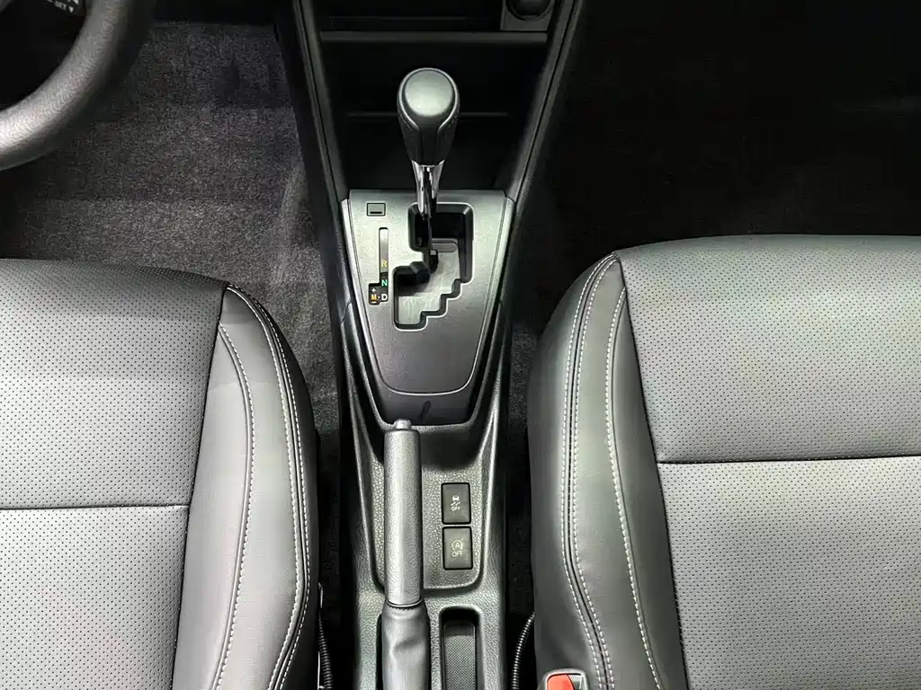 Toyota Yaris L — фото 11