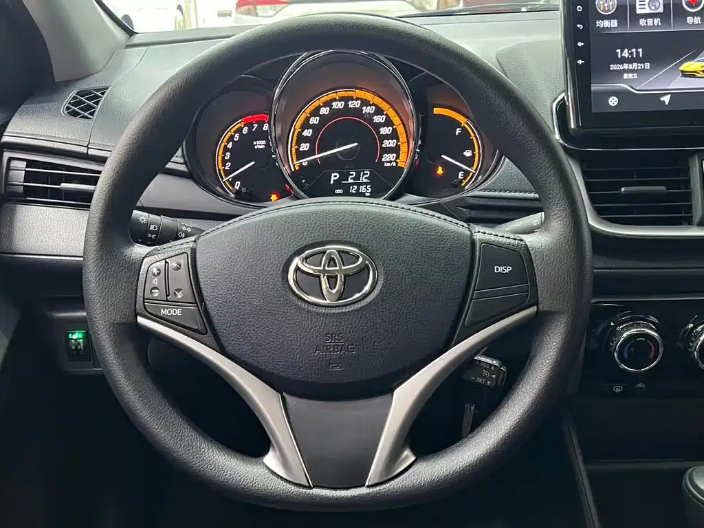 Toyota Yaris L — фото 9