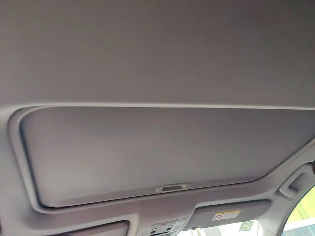 Toyota RAV4 — фото 18