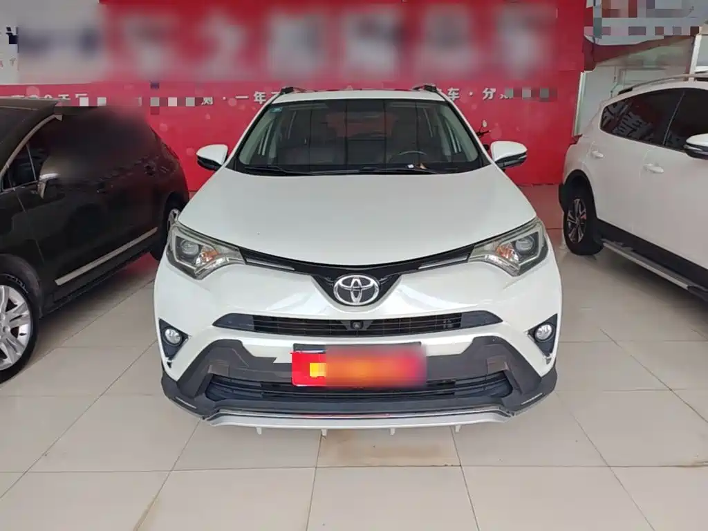 Toyota RAV4 — фото 3
