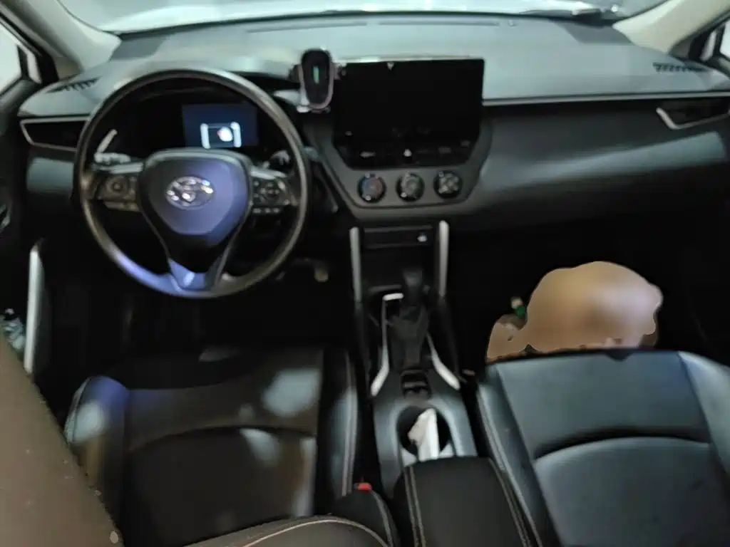 Toyota Corolla Cross — фото 10