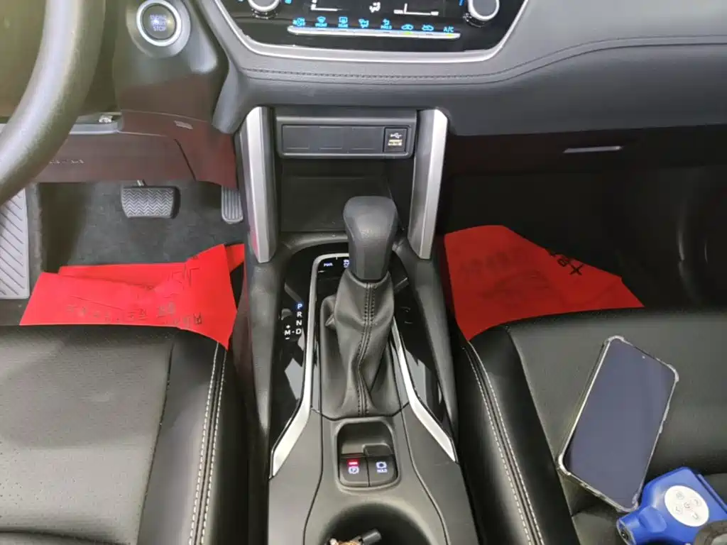 Toyota Corolla Cross — фото 14