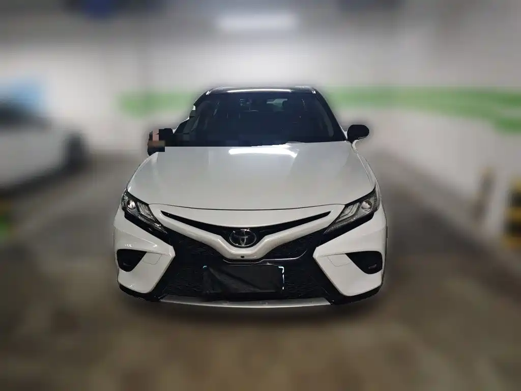 Toyota Camry — фото 23