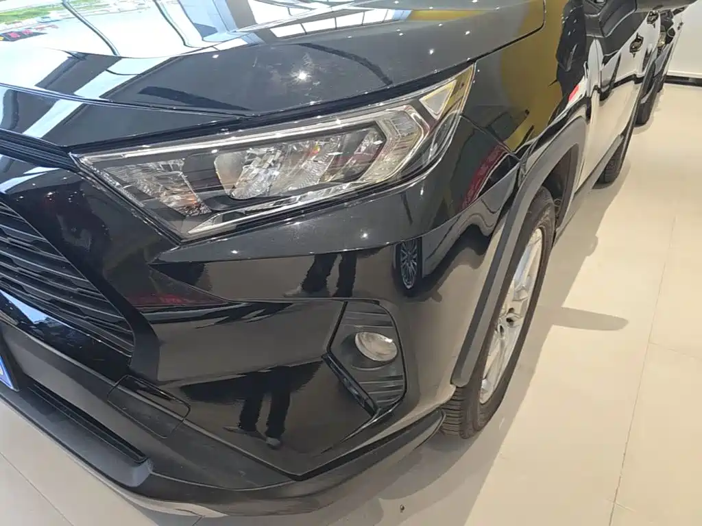 Toyota RAV4 — фото 24