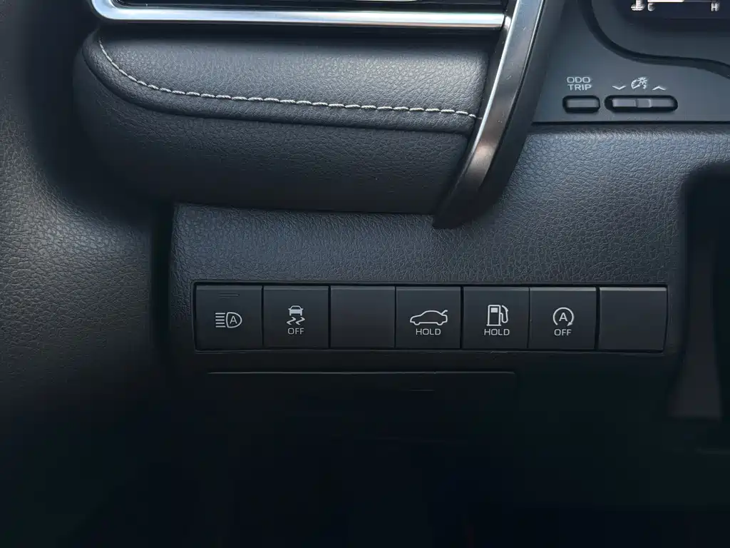 Toyota Camry — фото 15
