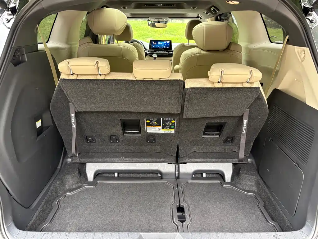 Toyota Sienna — фото 17