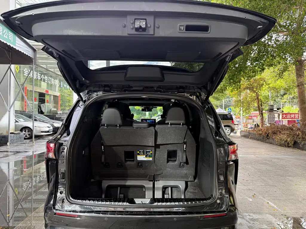 Toyota Sienna — фото 14