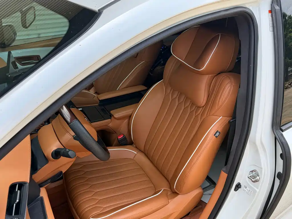 Toyota Granvia — фото 10