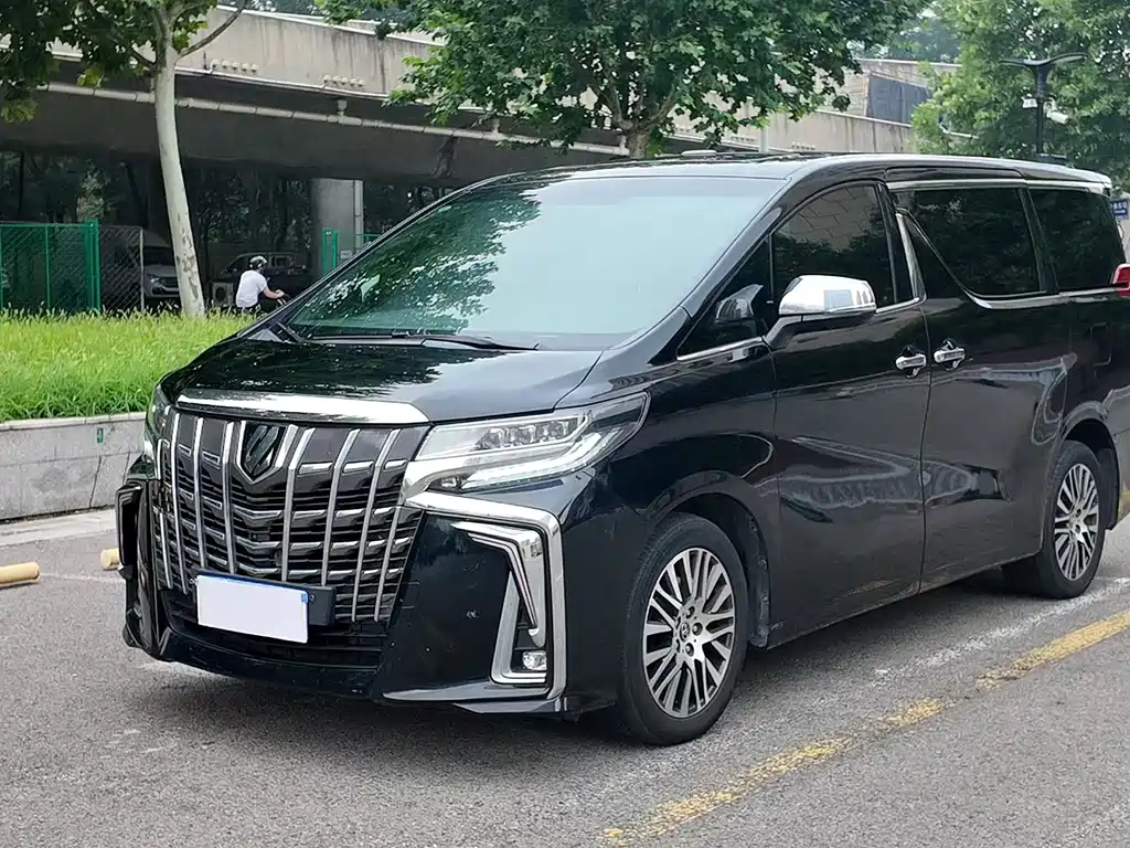 Toyota Alphard — фото 3