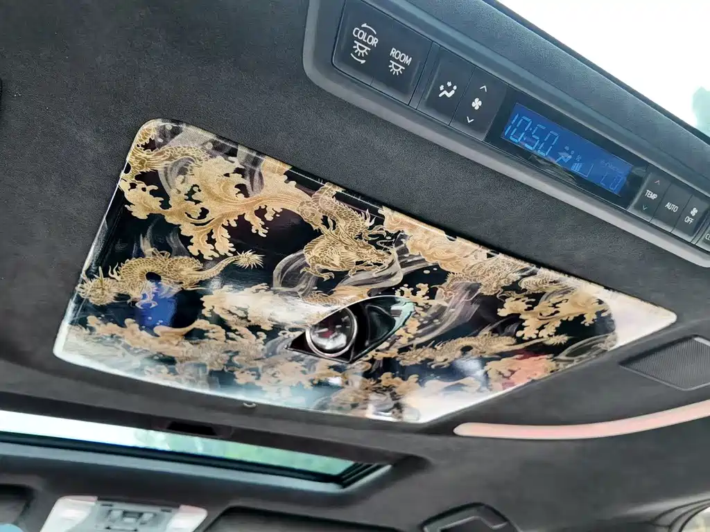 Toyota Alphard — фото 9