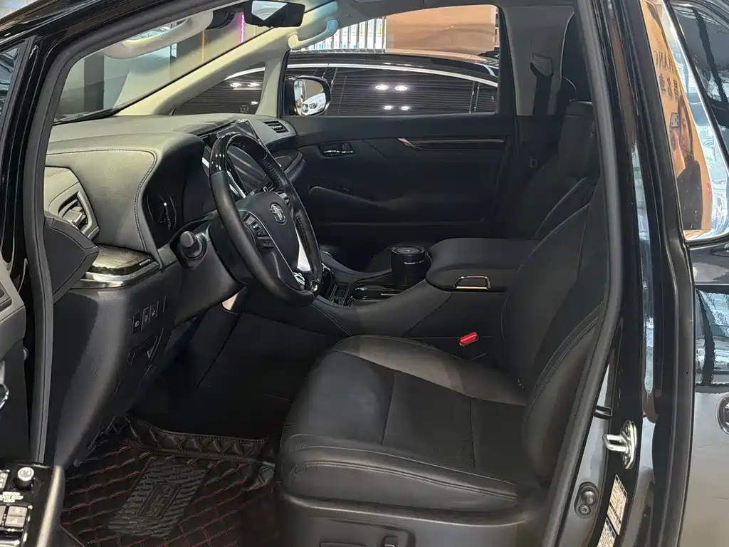 Toyota Vellfire — фото 9