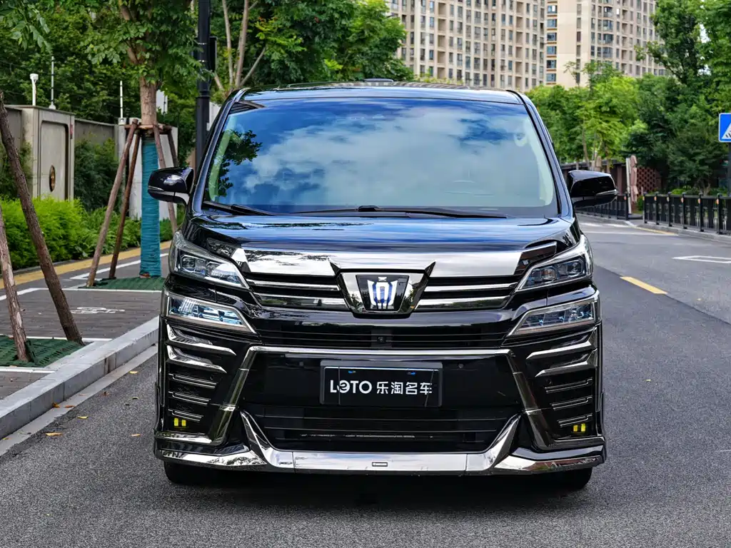 Toyota Vellfire — фото 2