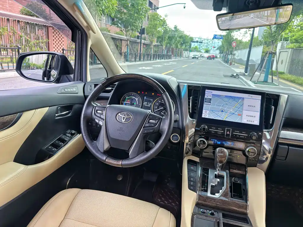 Toyota Vellfire — фото 9