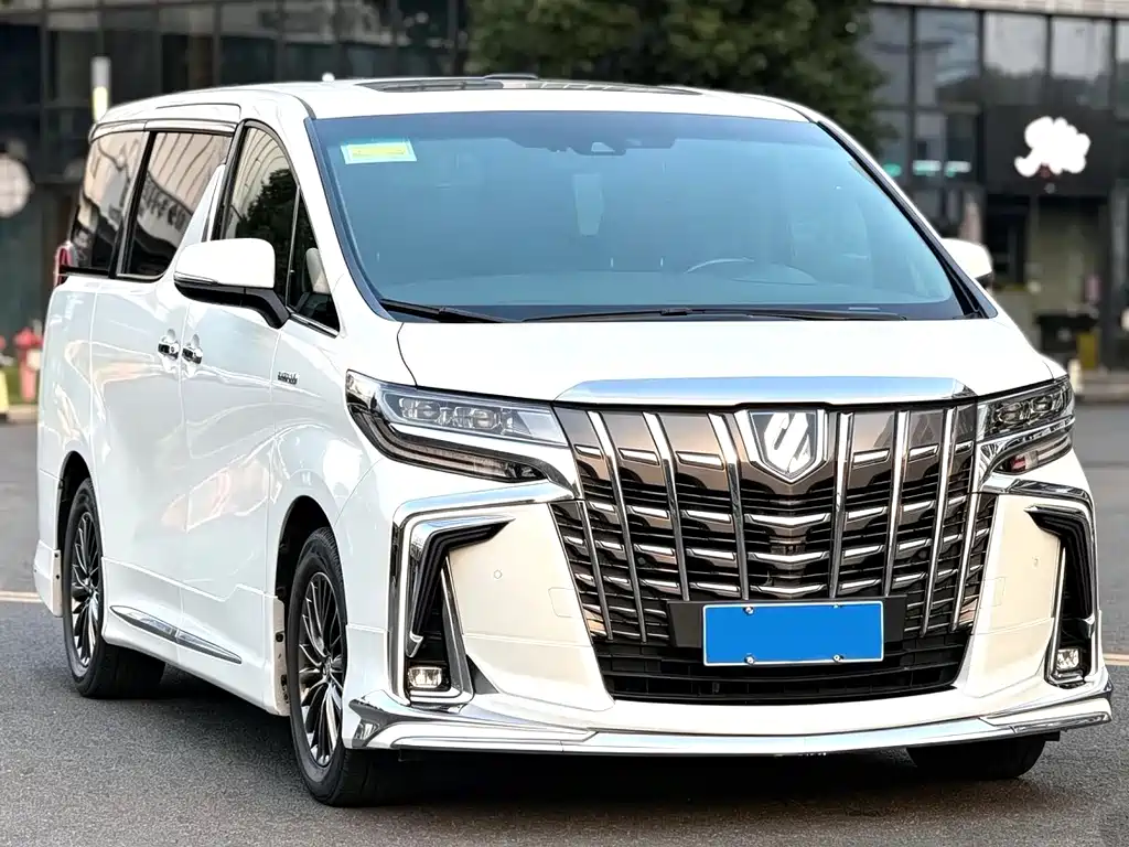 Toyota Alphard — фото 3