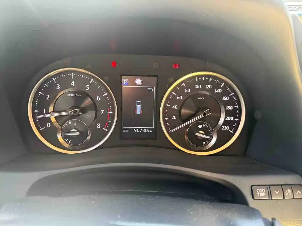Toyota Alphard — фото 6