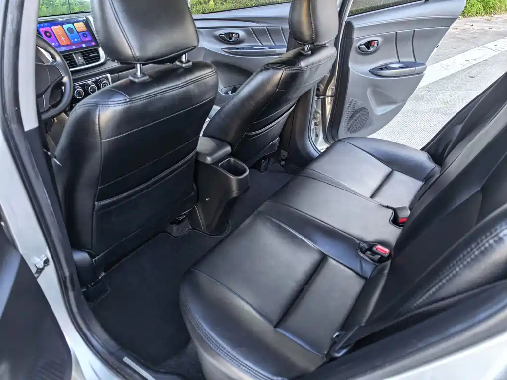 Toyota Yaris L — фото 11