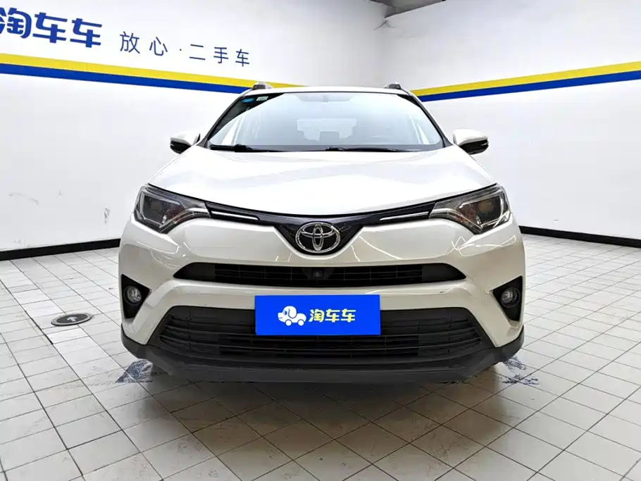 Toyota RAV4 — фото 2