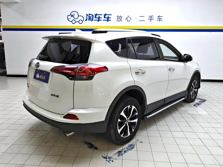 Toyota RAV4 — фото 3