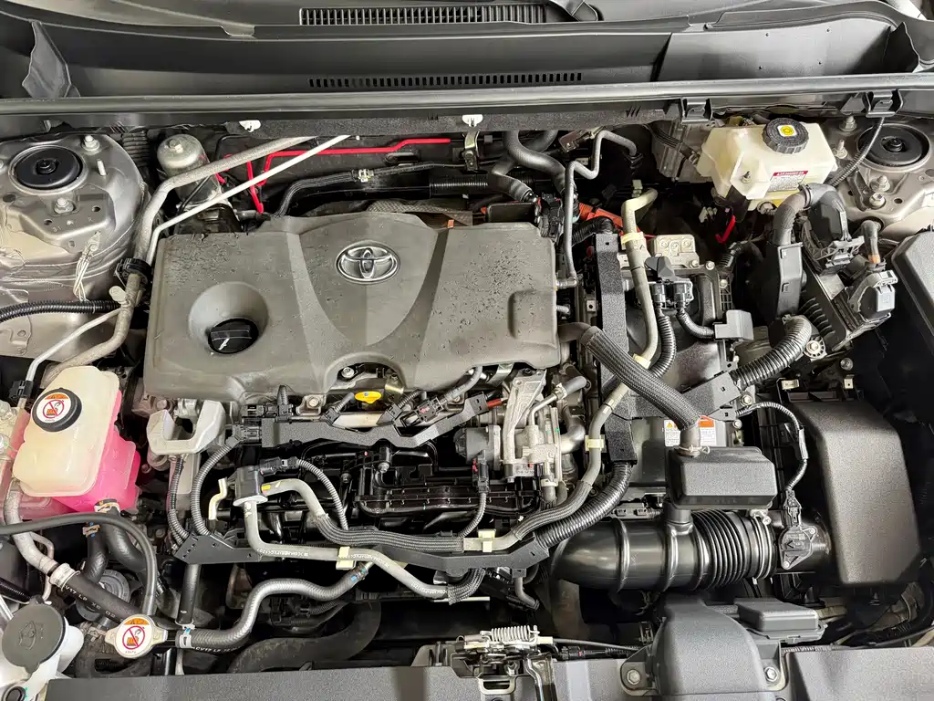 Toyota RAV4 — фото 18