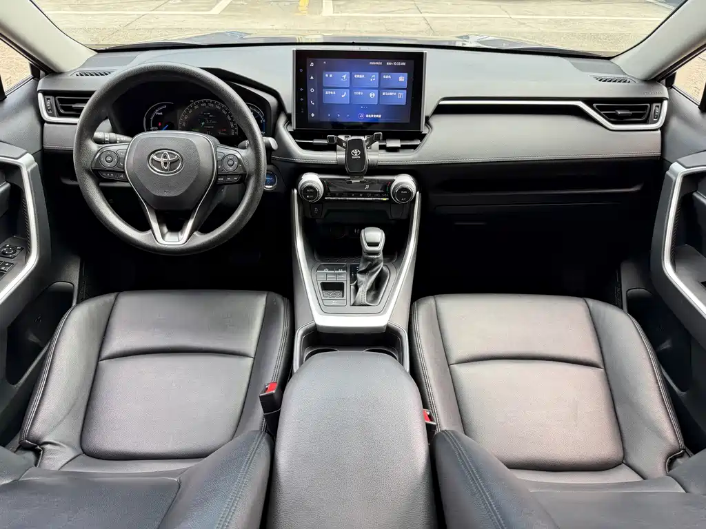 Toyota RAV4 — фото 8