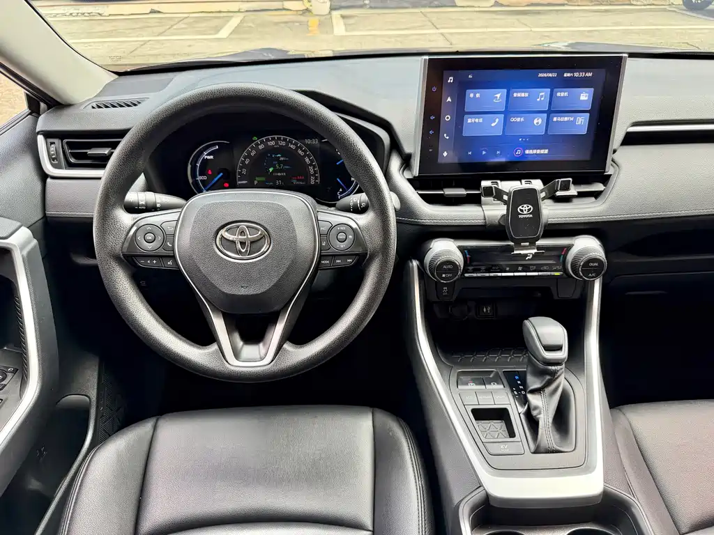 Toyota RAV4 — фото 9