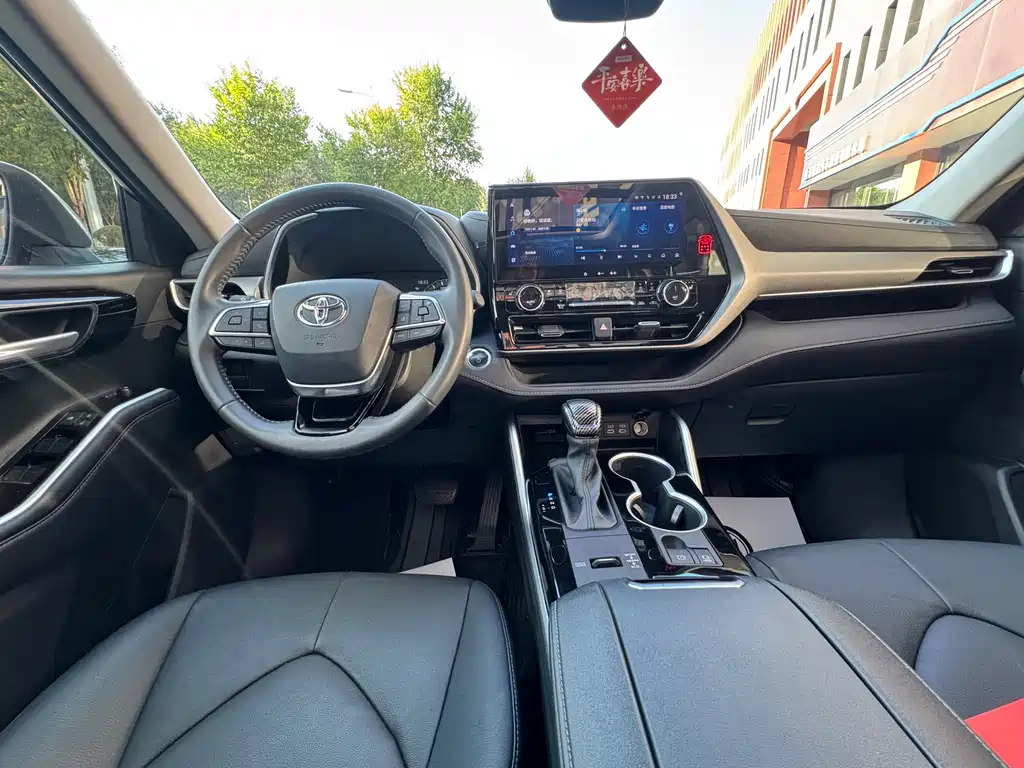 Toyota Highlander — фото 13