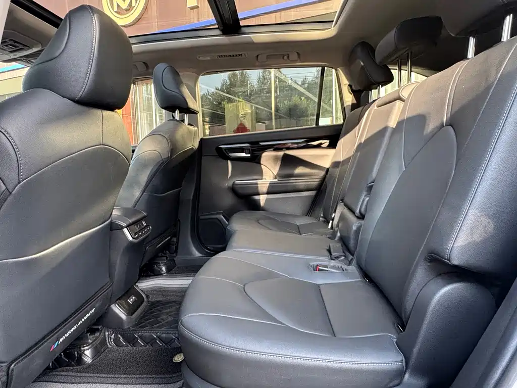 Toyota Highlander — фото 15