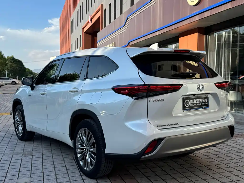Toyota Highlander — фото 18