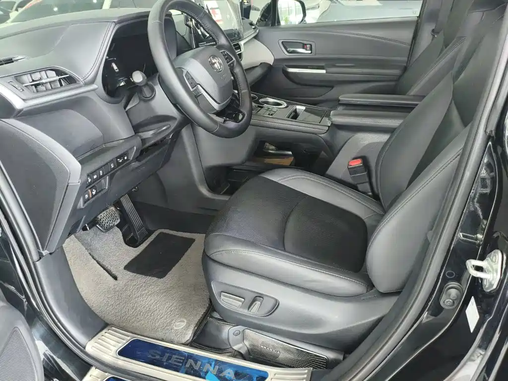 Toyota Granvia — фото 9