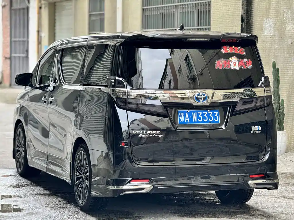 Toyota Vellfire — фото 18