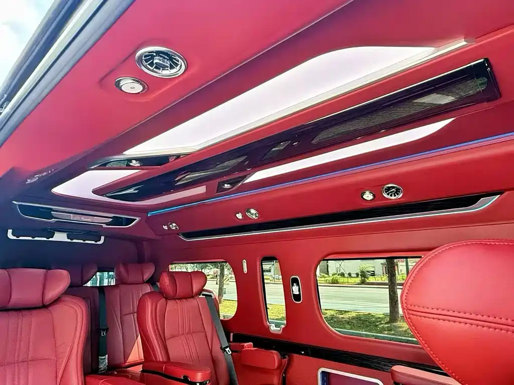 Toyota Hiace — фото 8