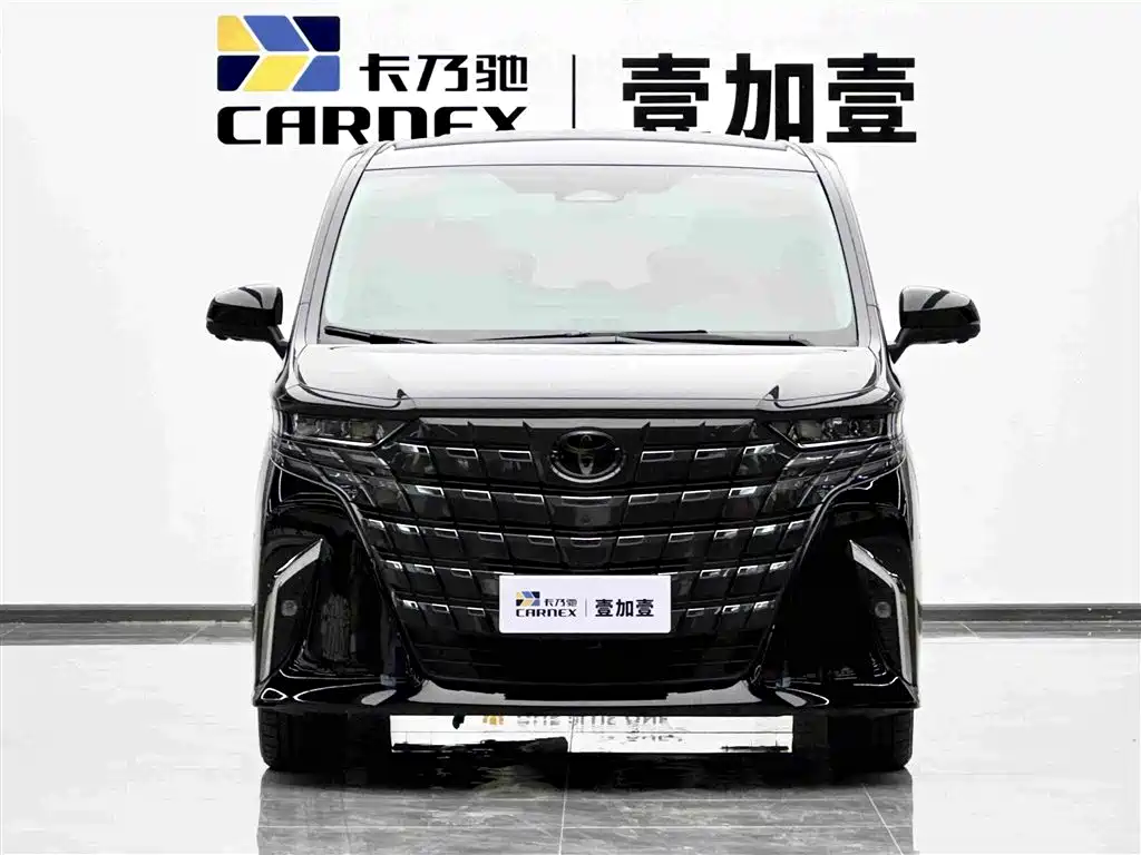 Toyota Alphard — фото 2