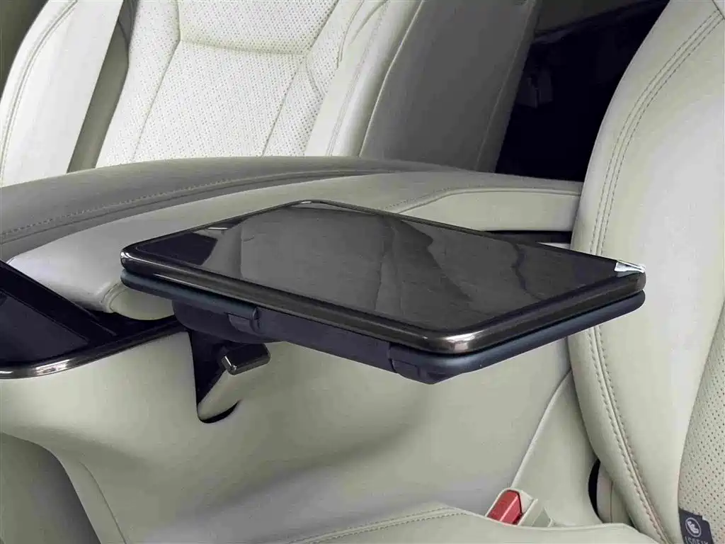 Toyota Alphard — фото 17
