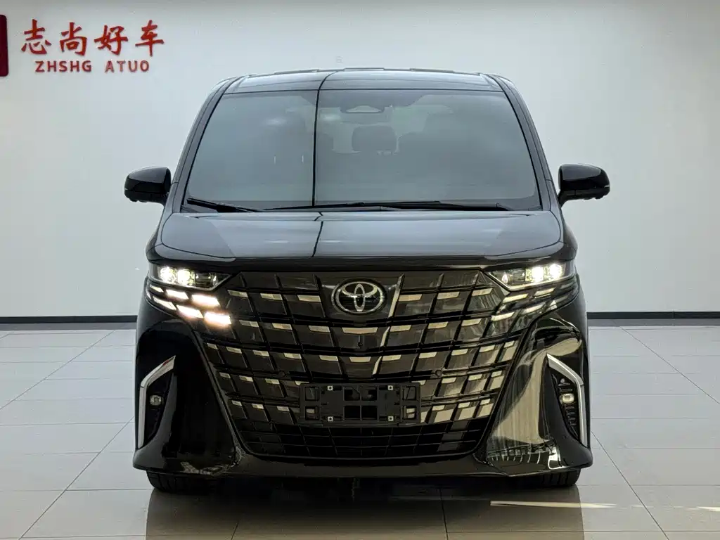 Toyota Alphard — фото 2