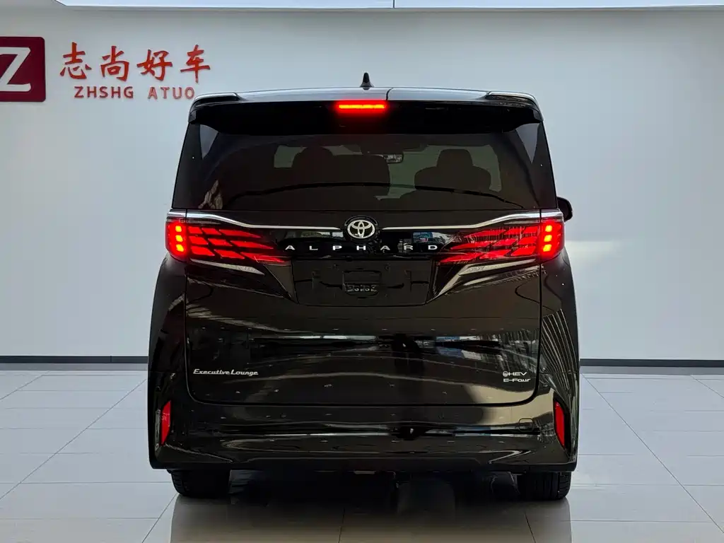 Toyota Alphard — фото 14