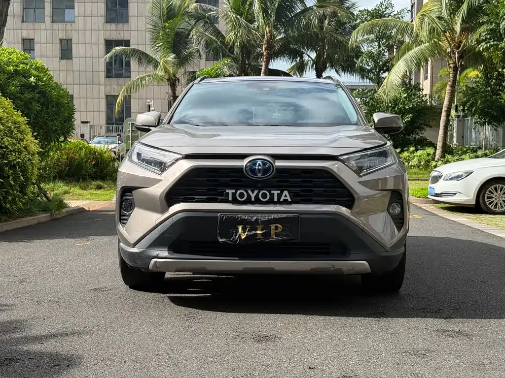 Toyota RAV4 Prime — фото 2