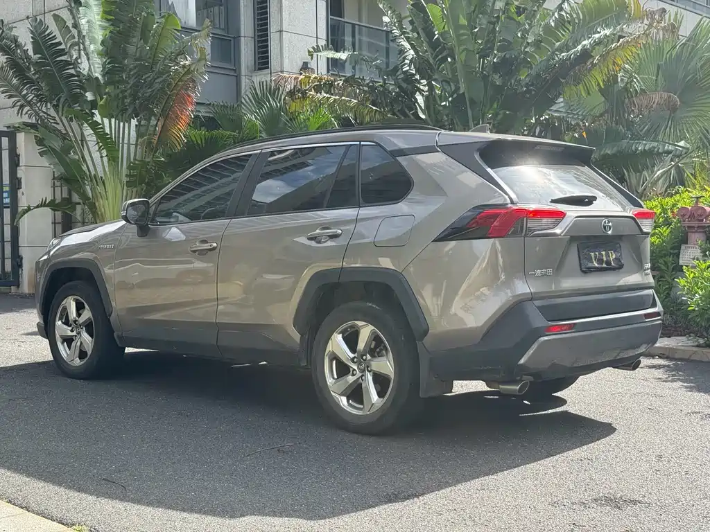 Toyota RAV4 Prime — фото 7