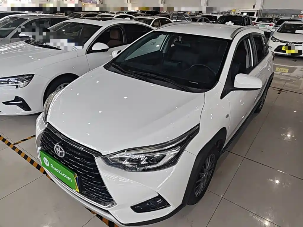 Toyota Yaris L — фото 2
