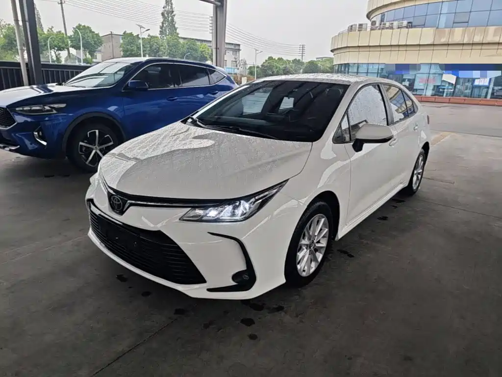 Toyota Corolla — фото 2