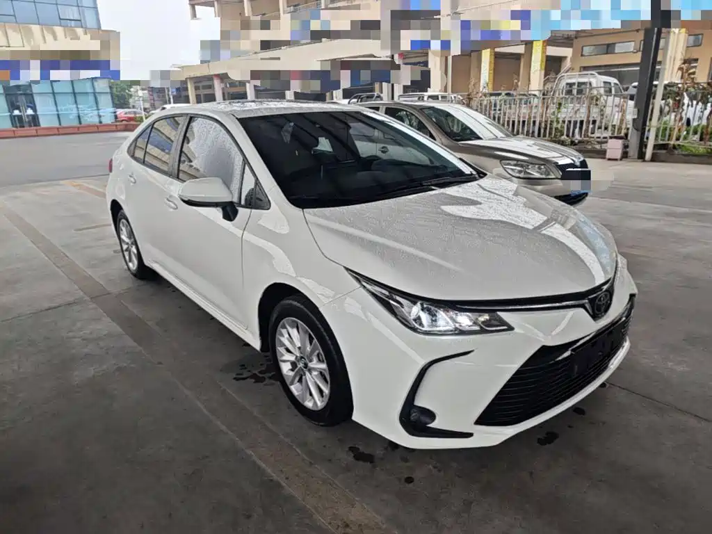 Toyota Corolla — фото 4