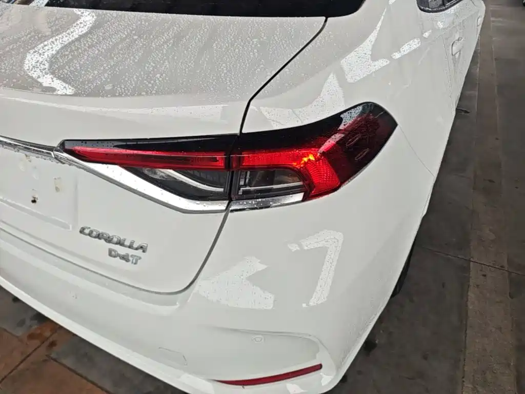 Toyota Corolla — фото 8
