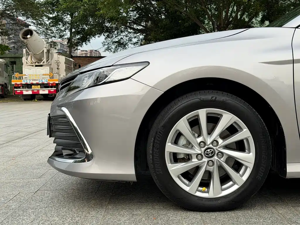 Toyota Camry — фото 18