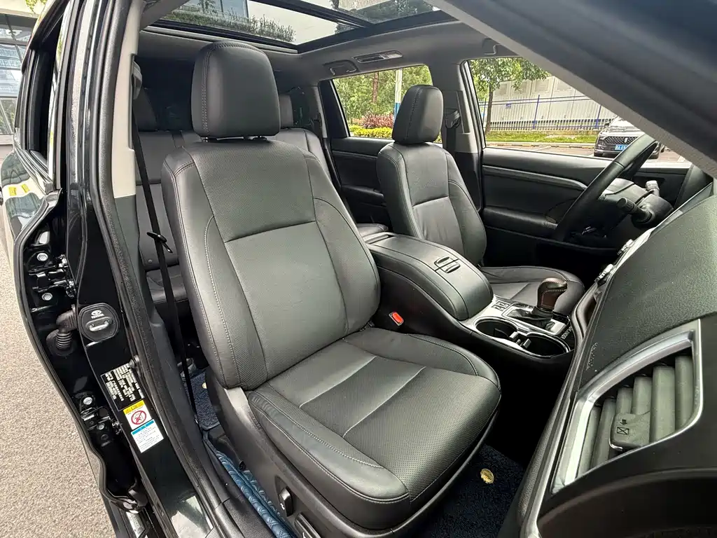 Toyota Highlander — фото 15