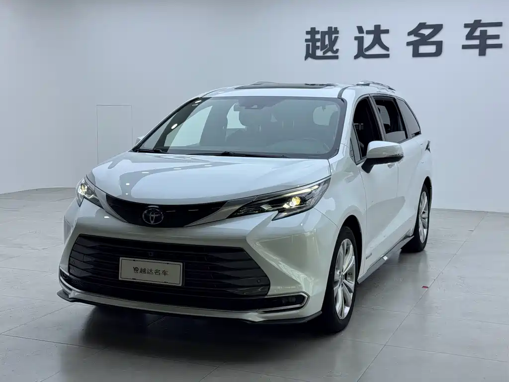 Toyota Sienna — фото 4