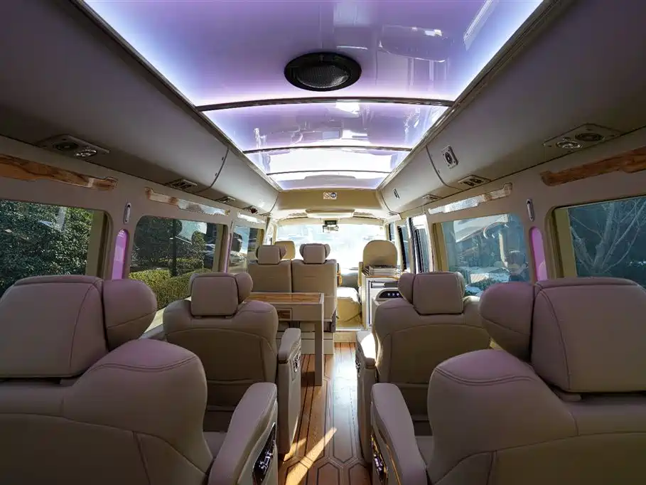 Toyota Coaster — фото 14