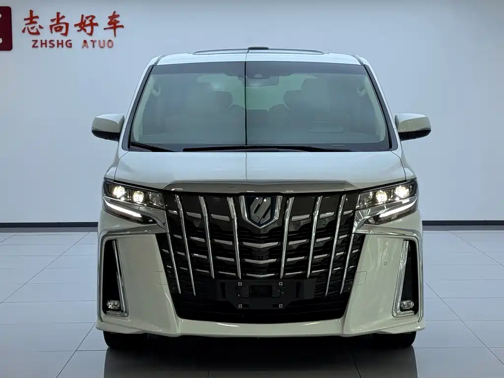 Toyota Alphard — фото 2