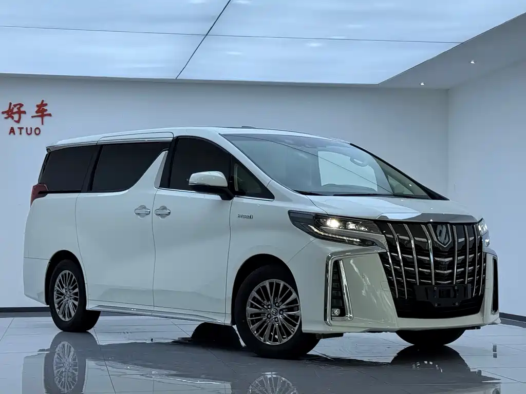 Toyota Alphard — фото 3