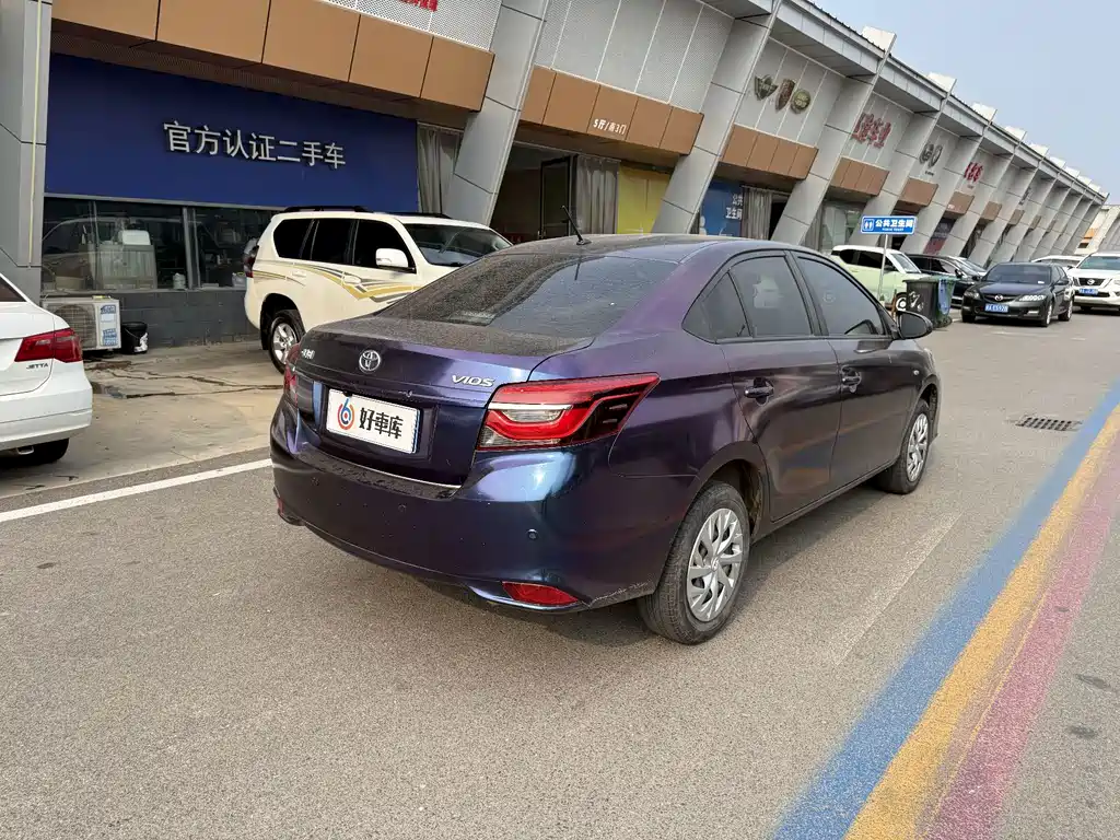 Toyota Vios — фото 4